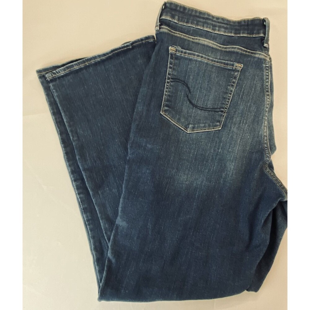 Levis Signature Womens Medium Wash Shaping Mid Rise Bootcut Denim Blue Jeans 14